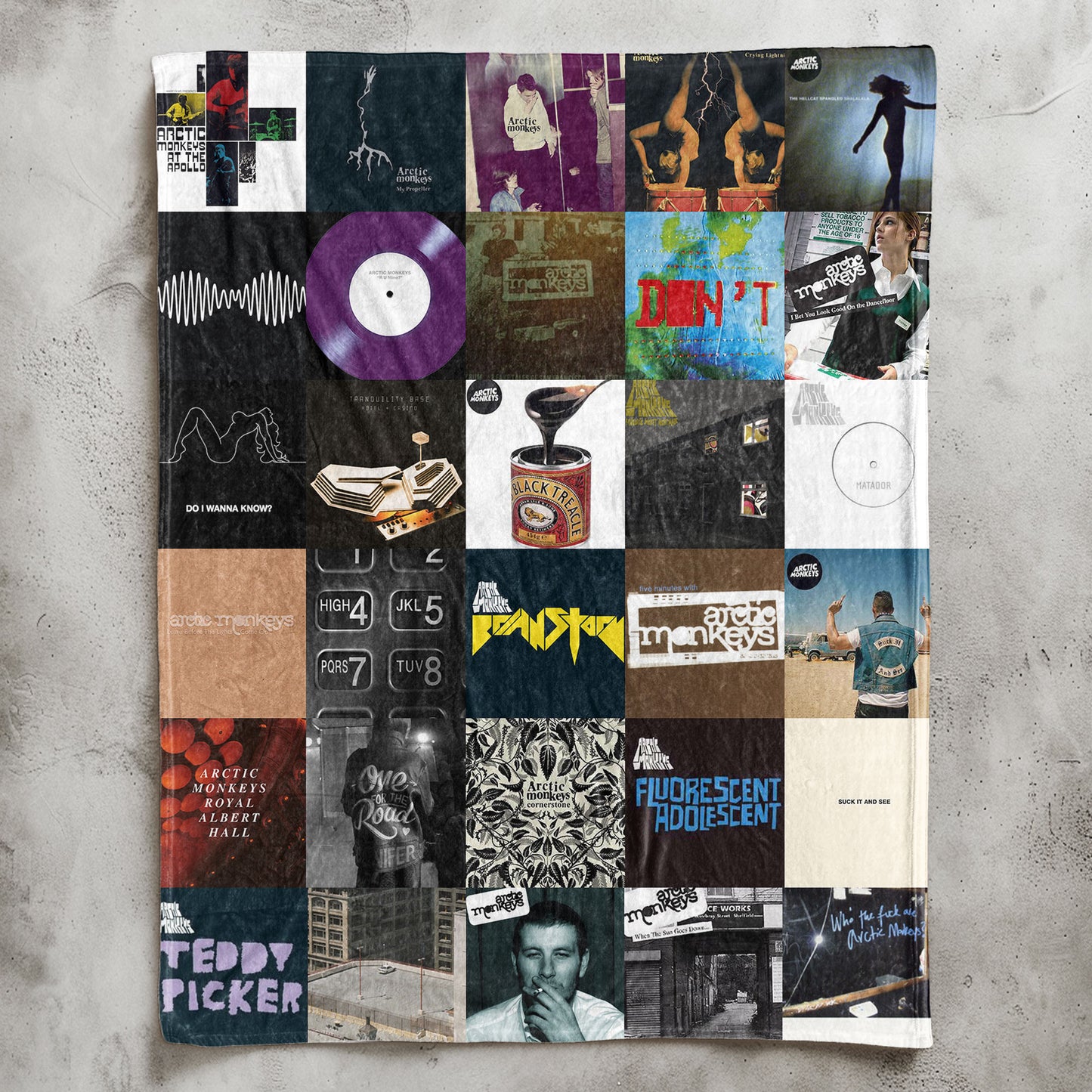Arctic Monkeys Sherpa Blanket – A Cozy Dive Back Into Indie Rock Glory