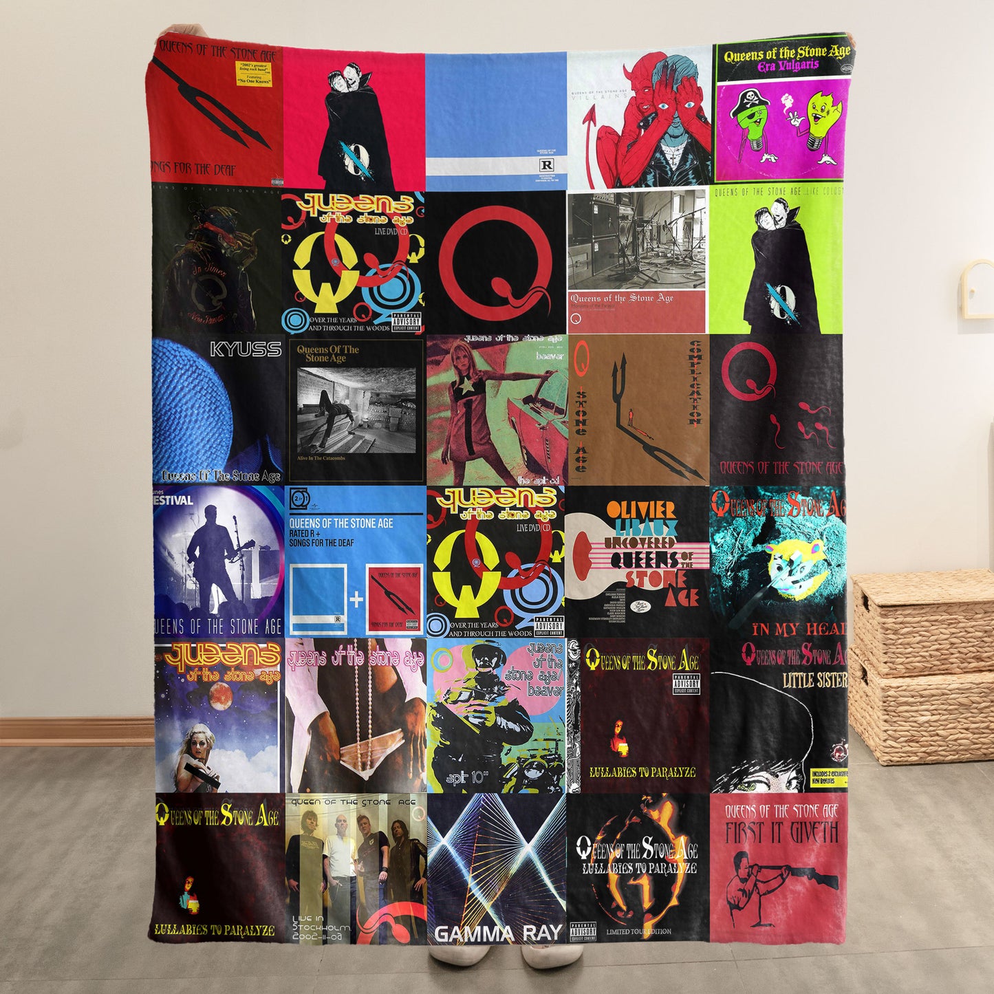 Queens of the Stone Age Sherpa Blanket – A Retro Rock Tribute for Fans