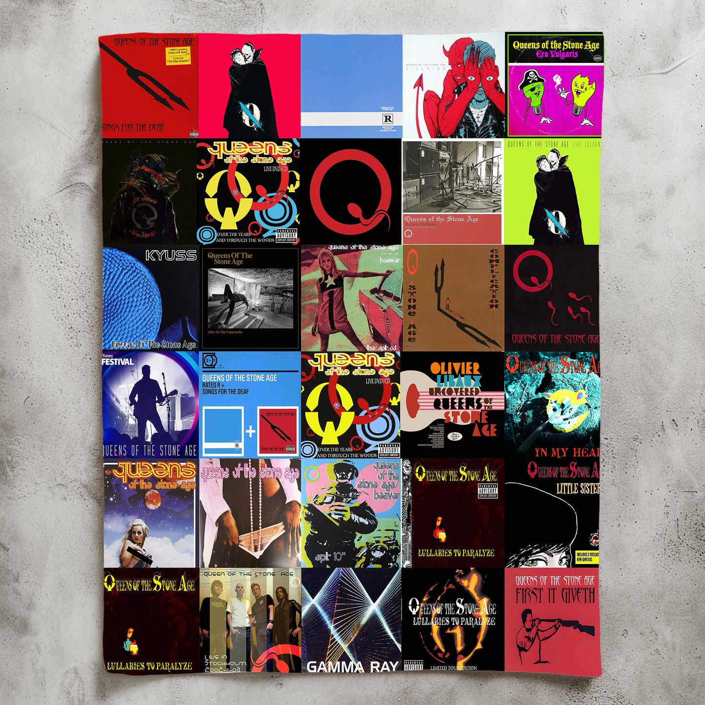 Queens of the Stone Age Sherpa Blanket – A Retro Rock Tribute for Fans