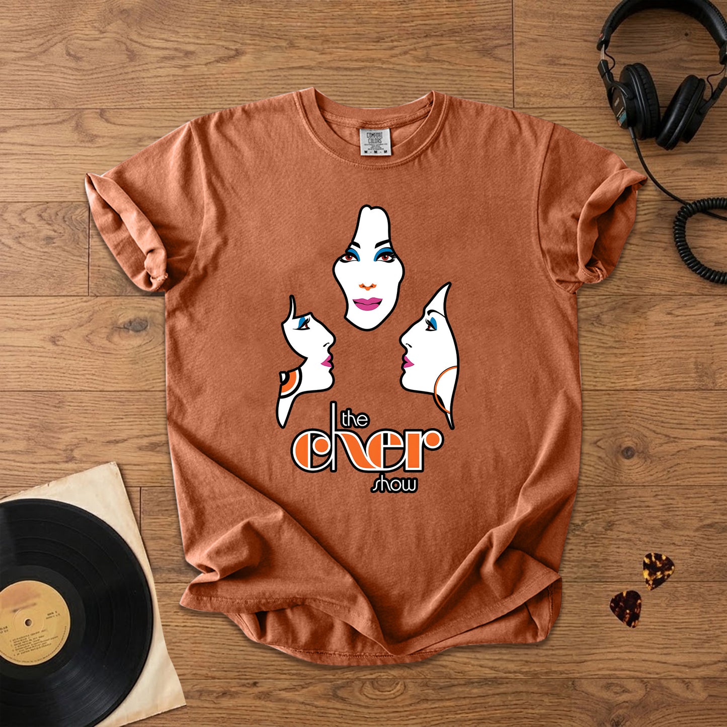 The Cher Show Retro Faces Graphic T-Shirt – Retro Rock Metal Music Fan Merch Tee