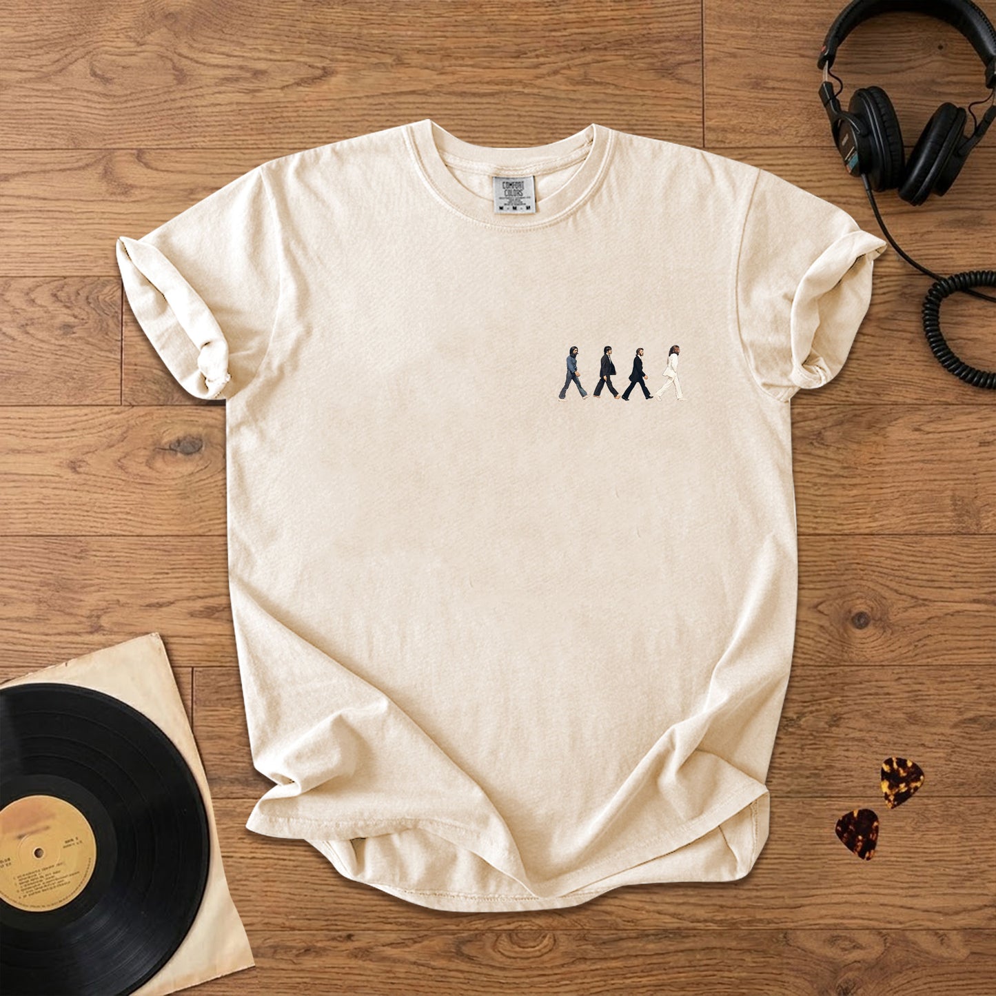 Vintage The Beatles Crossing Abbey Road Graphic T-Shirt – Retro Music The Beatles Band Merch Tee